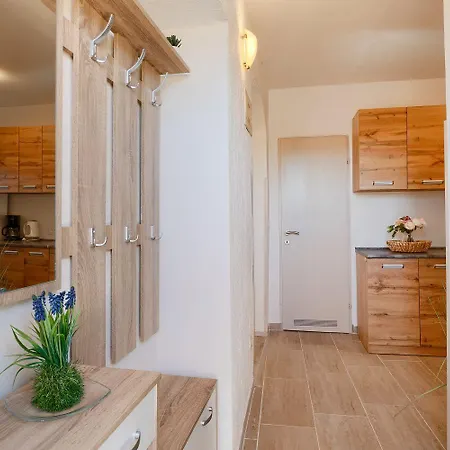 Bezauberndes Mit Beheiztem Privatpool, Grill, Babybett, Grill, Wifi Apartment
