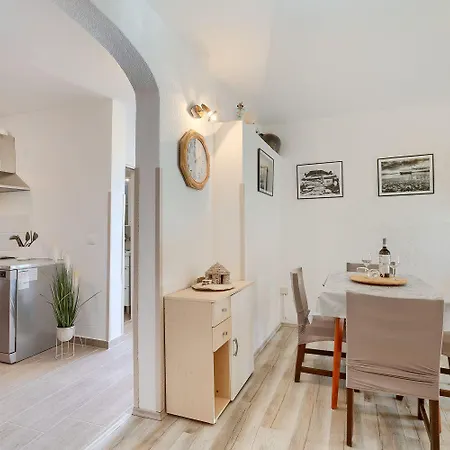 Apartment Bezauberndes Mit Beheiztem Privatpool, Grill, Babybett, Grill, Wifi Fazana