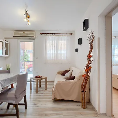 Bezauberndes Mit Beheiztem Privatpool, Grill, Babybett, Grill, Wifi *