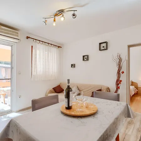 Apartment Bezauberndes Mit Beheiztem Privatpool, Grill, Babybett, Grill, Wifi Fazana