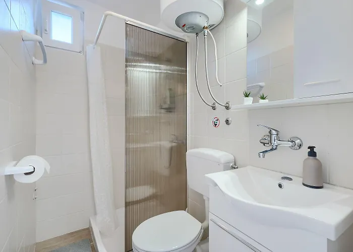 Apartman Bezauberndes Mit Beheiztem Privatpool, Grill, Babybett, Grill, Wifi