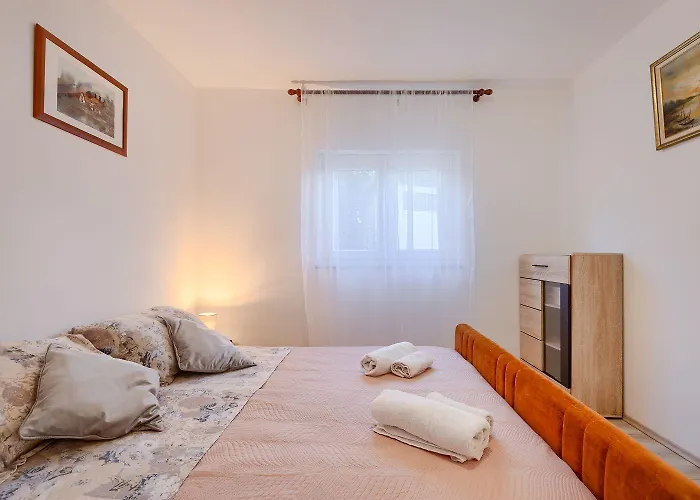 Bezauberndes Mit Beheiztem Privatpool, Grill, Babybett, Grill, Wifi Apartman Fažana