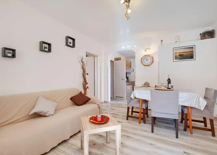 Bezauberndes Mit Beheiztem Privatpool, Grill, Babybett, Grill, Wifi Apartman *