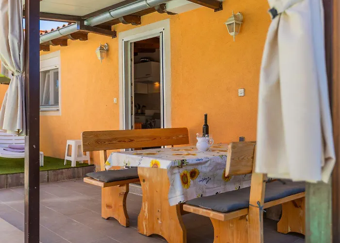 Bezauberndes Mit Beheiztem Privatpool, Grill, Babybett, Grill, Wifi *