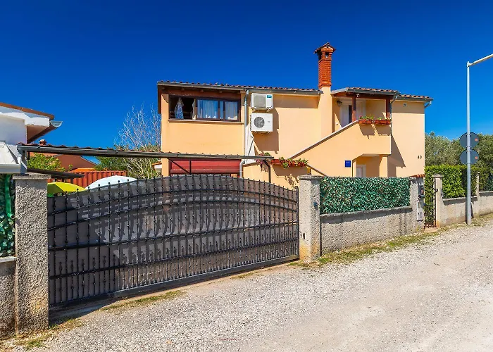 Bezauberndes Mit Beheiztem Privatpool, Grill, Babybett, Grill, Wifi *