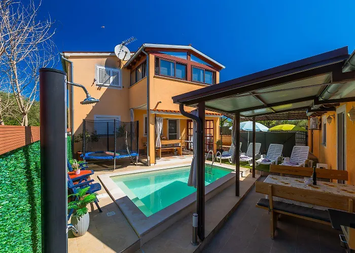 Bezauberndes Mit Beheiztem Privatpool, Grill, Babybett, Grill, Wifi Apartman *